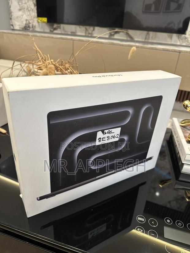 New Laptop Apple MacBook Pro 2025 M5 16GB Apple M5 SSD 1T · Photo 3