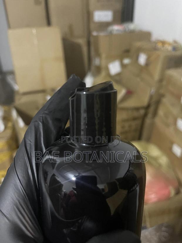 500ml Black Bottle With Press Lid · Photo 2