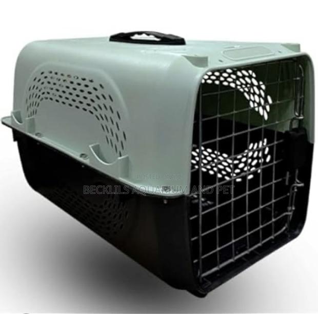 P3 Plastic Black Flight Cage · Photo 3