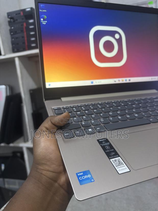 Laptop Lenovo Ideapad 3 8GB Intel Core i3 SSD 256GB · Photo 2