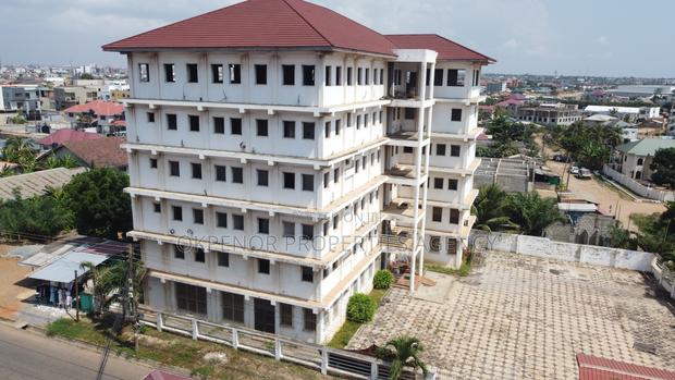 20bdrm House in Airport Hills, Accra Metropolitan for sale · Photo 3