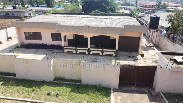 5bdrm House in Accra for sale · Photo 2