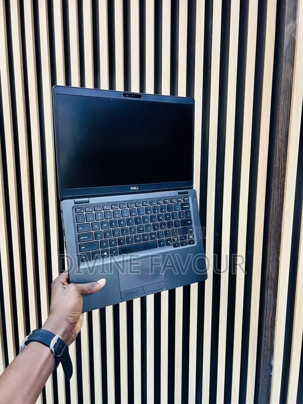 Laptop Dell Latitude 5300 8GB Intel Core I5 SSD 256GB · Photo 5