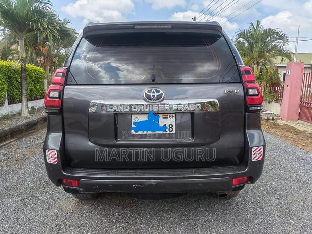 Toyota Land Cruiser Prado 2.7 2018 Gray · Photo 2