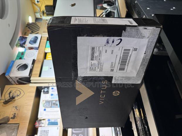 New Laptop HP Victus 15 16GB AMD Ryzen 5 SSHD (Hybrid) 512GB · Photo 4