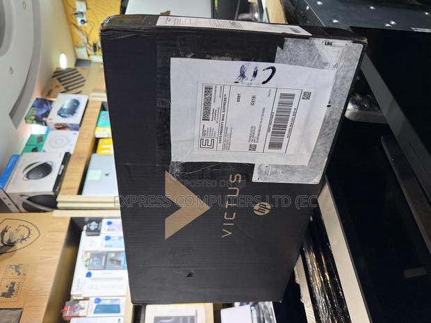 New Laptop HP Victus 15 16GB AMD Ryzen 5 SSHD (Hybrid) 512GB · Photo 8