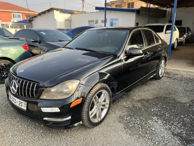 Mercedes-Benz C250 2014 Black · Photo 2