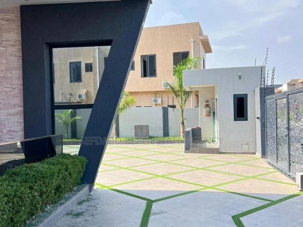 5bdrm Mansion in Tseaddo for sale · Photo 2
