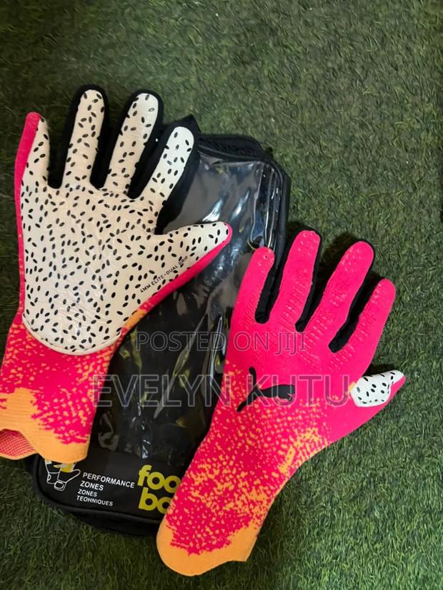 Original Football Gloves · Photo 2