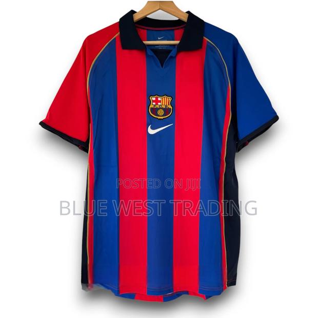 Barcelona 2001/2002 Retro Jersey _ Barcelona Retro Jersey · Photo 2