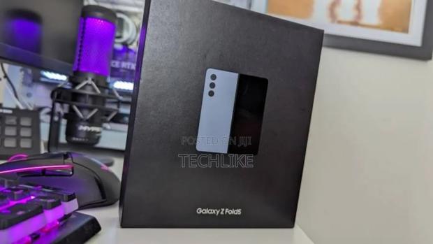 New Samsung Galaxy Z Fold 5 512 GB Black · Photo 1