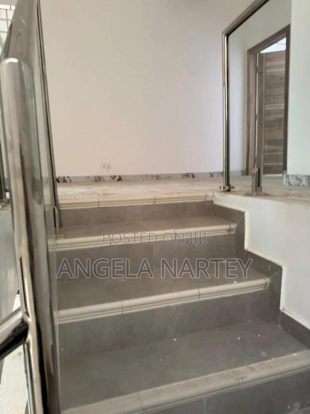 4bdrm House in Community 18 Spintex for sale · Photo 4