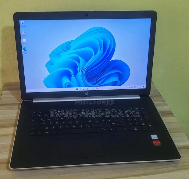 Laptop HP Pavilion 17 8GB Intel Core I5 SSD 256GB · Photo 2