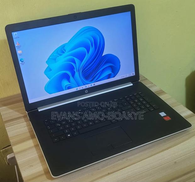 Laptop HP Pavilion 17 8GB Intel Core I5 SSD 256GB · Photo 3