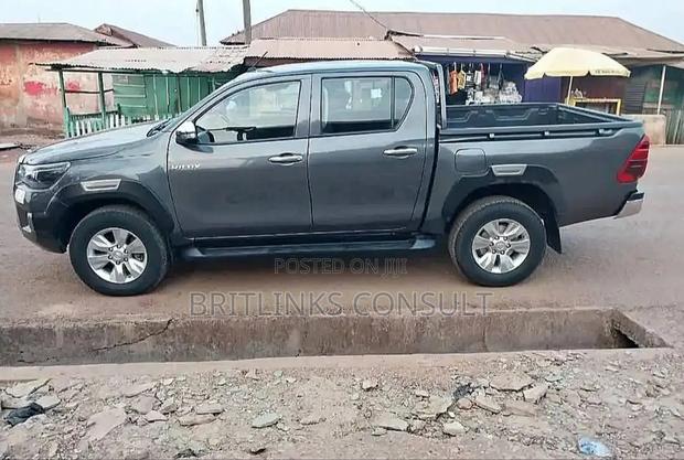 Rent a Pickup Truck Toyota Hilux Available Now! · Photo 5