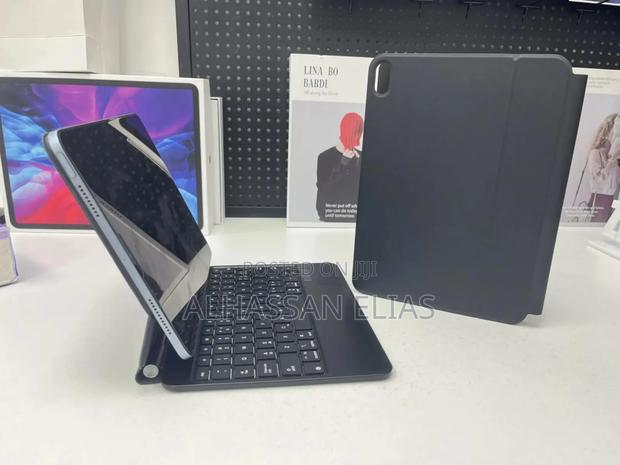 iPad 11th A16 and Apple iPad 10th Generation Magic Keyboard (Black) · Photo 5