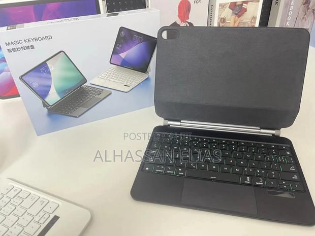 iPad 11th A16 and Apple iPad 10th Generation Magic Keyboard (Black) · Photo 6