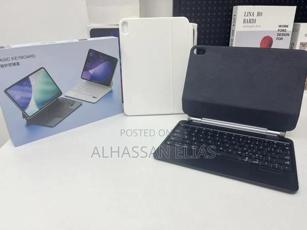 iPad 11th A16 and Apple iPad 10th Generation Magic Keyboard (Black) · Photo 7