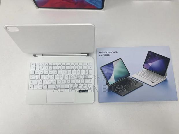 iPad 11th A16 and Apple iPad 10th Generation Magic Keyboard (White) · Photo 2