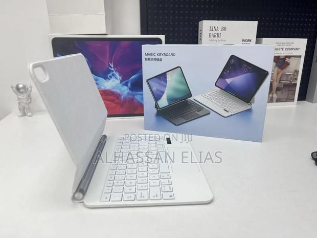 iPad 11th A16 and Apple iPad 10th Generation Magic Keyboard (White) · Photo 6
