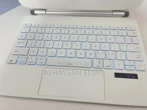 iPad 11th A16 and Apple iPad 10th Generation Magic Keyboard (White) · Photo 4