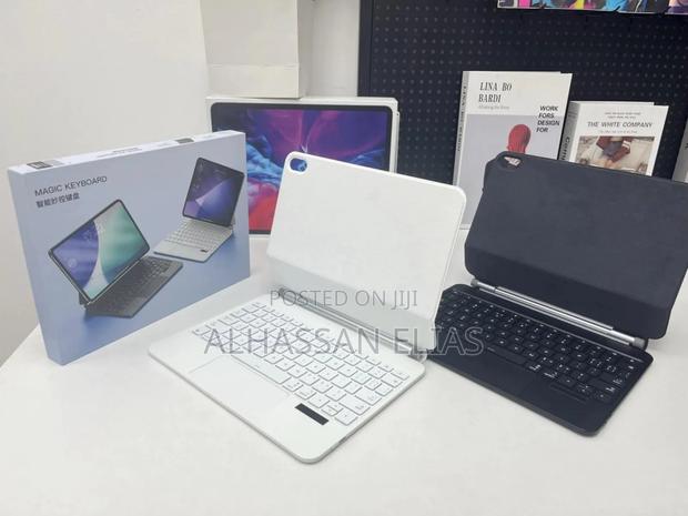 iPad 11th A16 and Apple iPad 10th Generation Magic Keyboard (White) · Photo 8