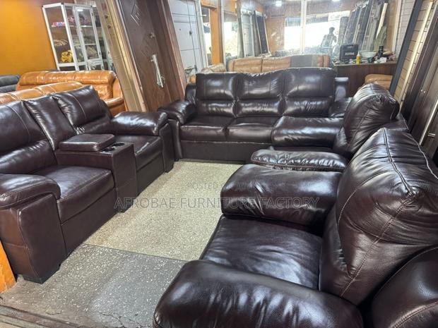 Quality and Luxurious Sofa Sets · Photo 1