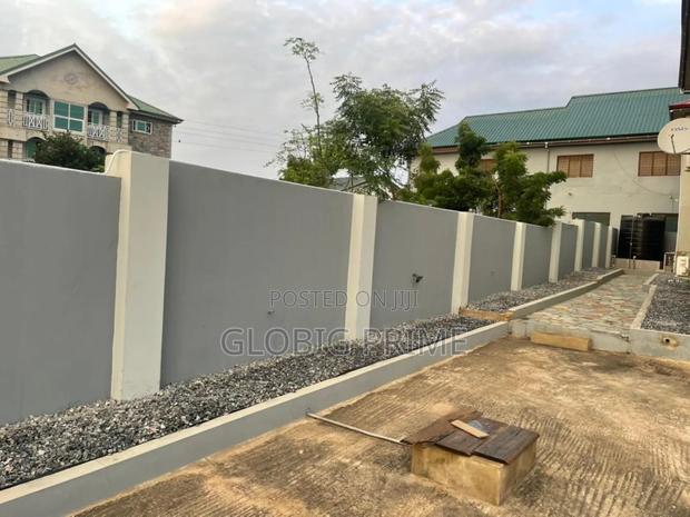 Electric Fence · Photo 2