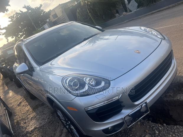 Porsche Cayenne S AWD 2018 Gray · Photo 1