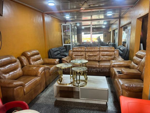 Afrobae Factory Sofas · Photo 1
