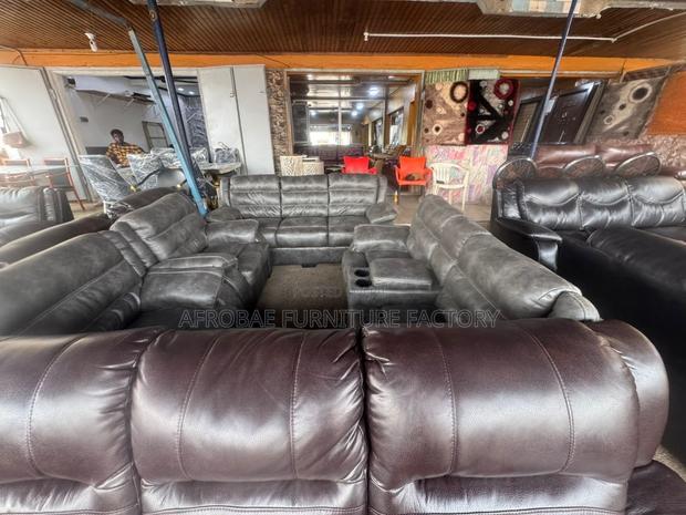 Afrobae Factory Sofas · Photo 2
