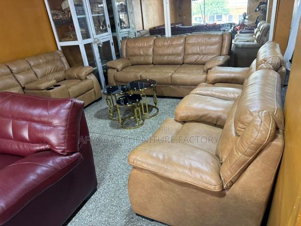 Afrobae Factory Sofas · Photo 3