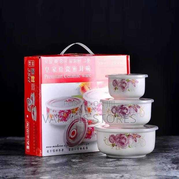 Ceramic Bowls With Covers · Photo 2