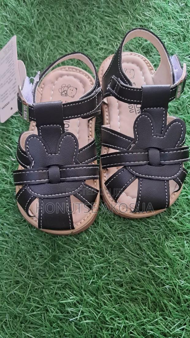 Kids Sandals · Photo 1