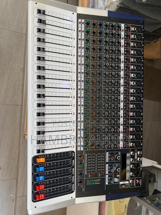 Yamaha 16 Channel Powered Mixer · Photo 1