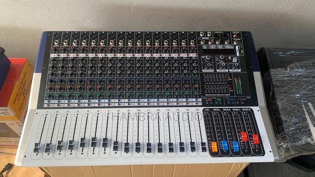 Yamaha 16 Channel Powered Mixer · Photo 3