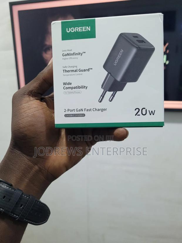 Ugreen 20w Gan Charger · Photo 1