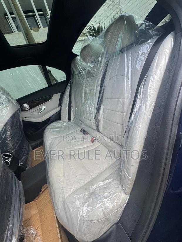 Mercedes-Benz C400 4Matic AWD Sedan (3.0L V6 7A) 2015 Blue · Photo 5