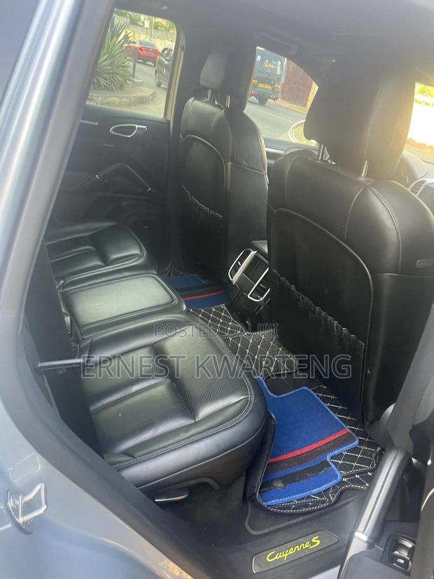 Porsche Cayenne S AWD 2018 Gray · Photo 4
