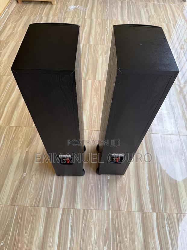 Polk Audio Tower Speakers · Photo 2