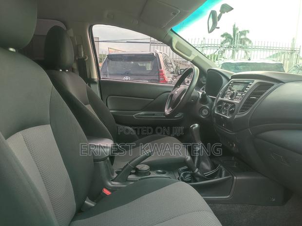 Mitsubishi L200 2021 White · Photo 3