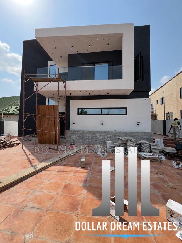 5bdrm House in Adenta for sale · Photo 3