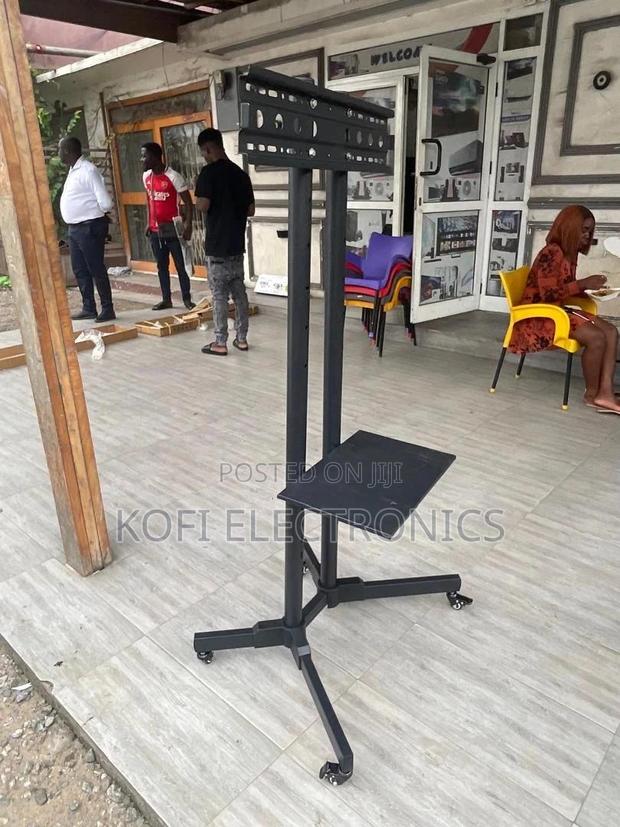 Versatile 32–65” Display Stand Flexible, Portable User-friendly · Photo 1