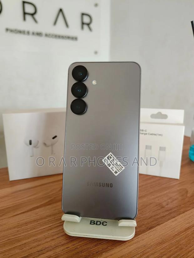 Samsung Galaxy S25 128 GB Black · Photo 1