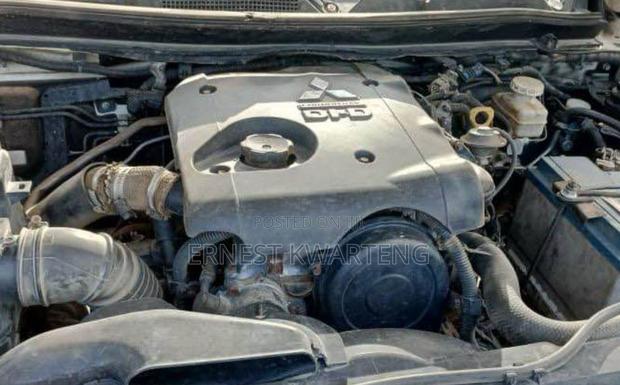 Mitsubishi L200 2021 White · Photo 6