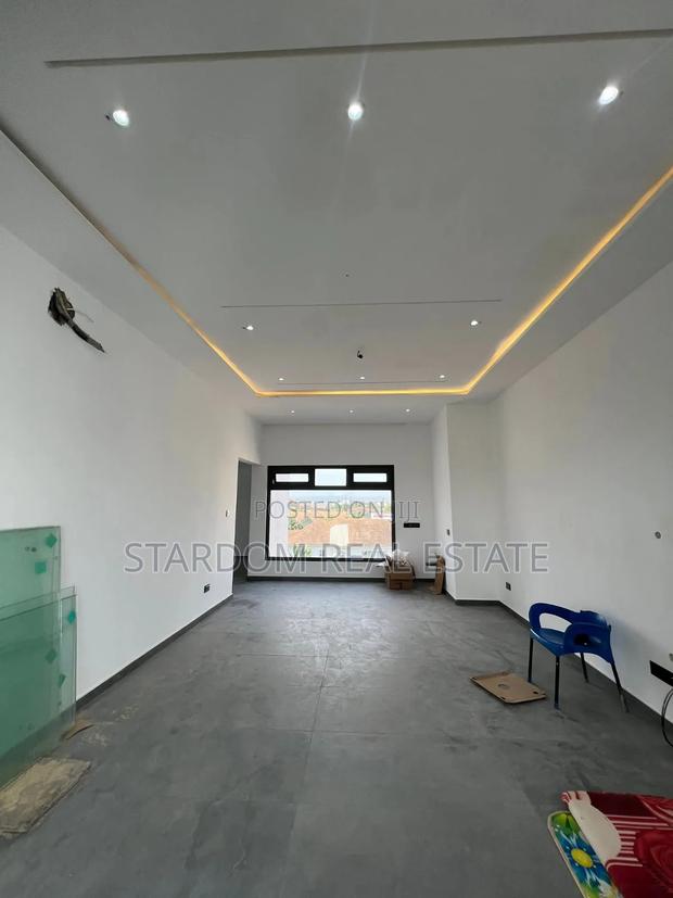 4bdrm Duplex in Adjiringanor, East Legon for sale · Photo 8