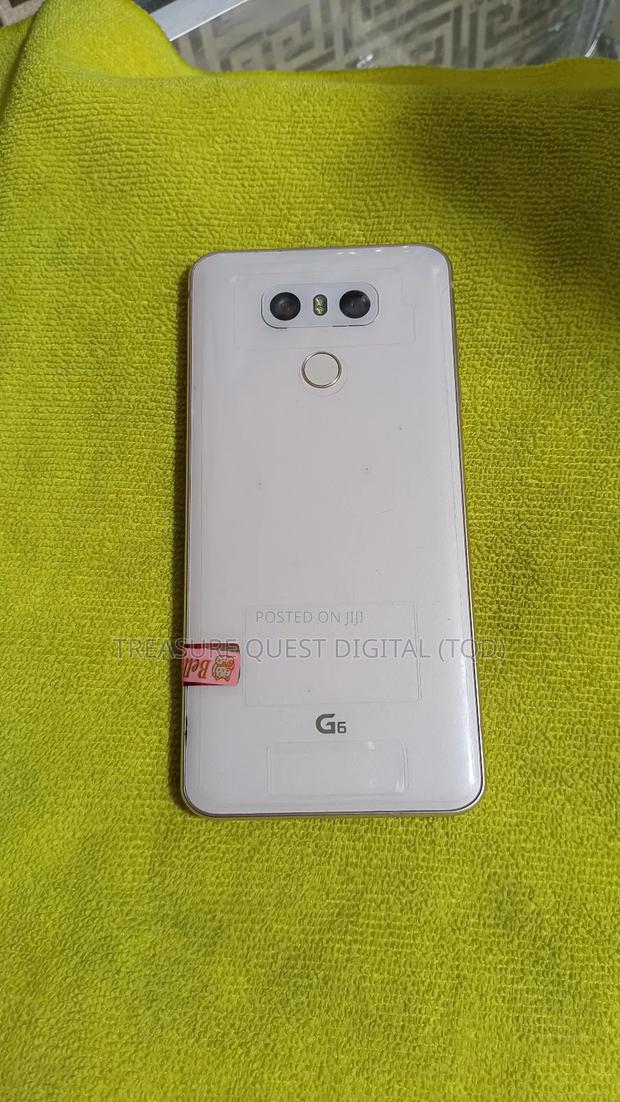 LG G6 64 GB White · Photo 2