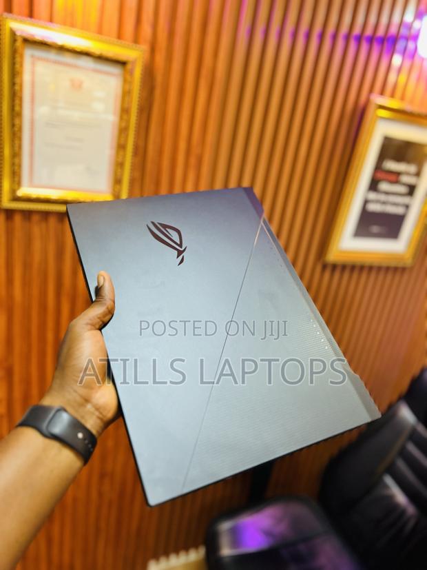 Laptop Asus ROG Zephyrus G15 16GB AMD Ryzen 7 SSD 1T · Photo 3