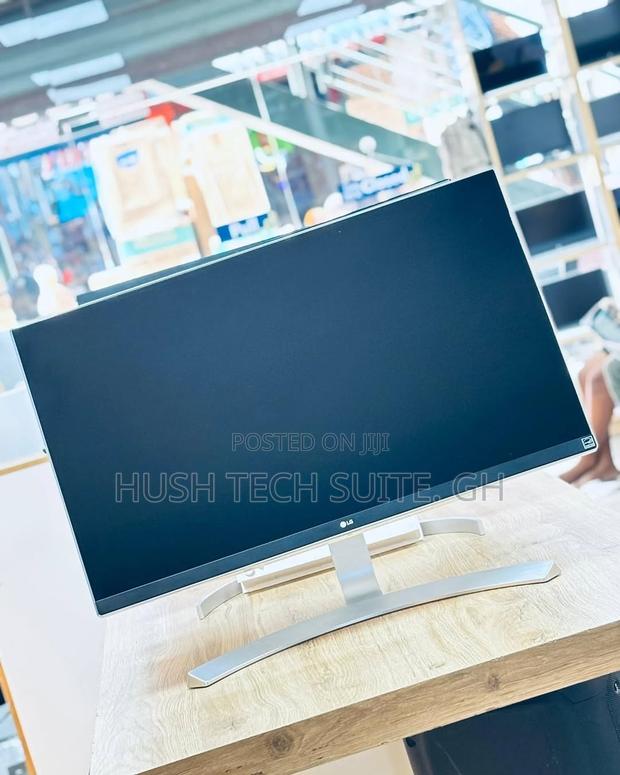 27 Inch Lg Ips Uhd Monitor With Vesa Display HDR 400 · Photo 1