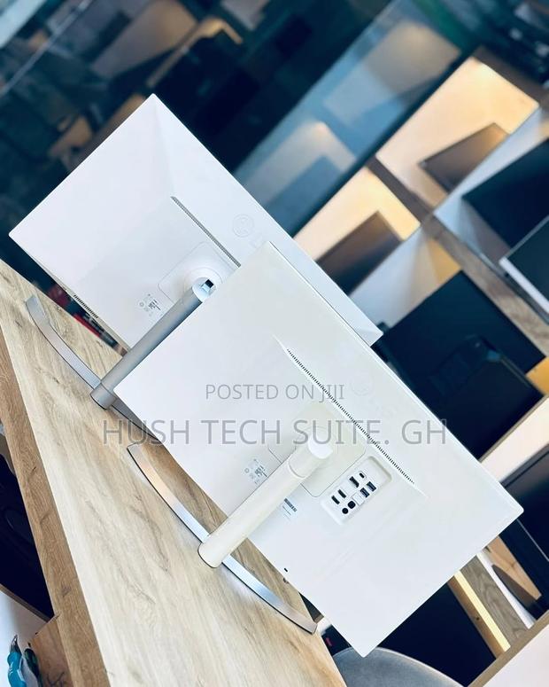 27 Inch Lg Ips Uhd Monitor With Vesa Display HDR 400 · Photo 3